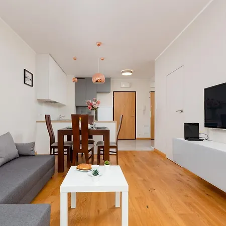 Kolorowy Goclaw By Renters Apartman Varsó