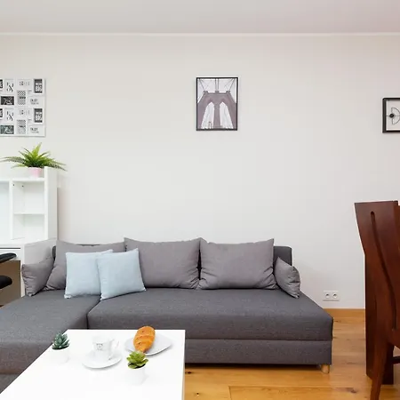 Kolorowy Gocław By Renters * Warszawa